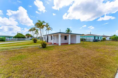 14401 Pierce St, Miami, FL 33176 - Photo 2