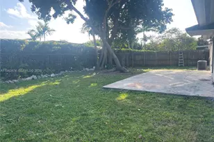 9124 SW 180th St, Palmetto Bay, FL 33157 - Photo 6