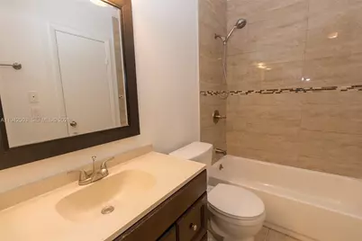 18328 NW 68th Ave #P, Hialeah, FL 33015 - Photo 16
