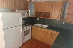 12110 NE 11th Pl, North Miami, FL 33161 - Photo 4