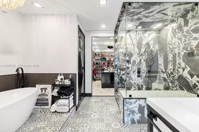 8005 Noremac Ave, Miami Beach, FL 33141 - Photo 12