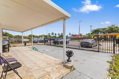 1245 Vermont St, Opa-Locka, FL 33054 - Photo 2