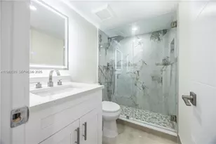 211 E Durham E, Deerfield Beach, FL 33442 - Photo 12