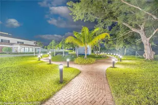 211 E Durham E, Deerfield Beach, FL 33442 - Photo 32