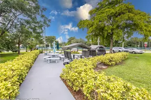 211 E Durham E, Deerfield Beach, FL 33442 - Photo 24