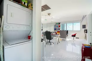 92 SW 3rd St, Miami, FL 33130 - Photo 18