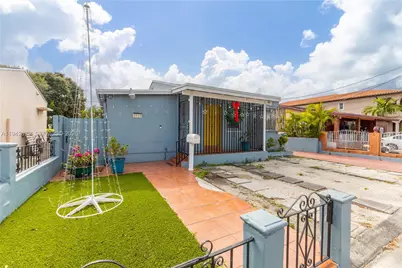 2818 SW 2nd St, Miami, FL 33135 - Photo 1