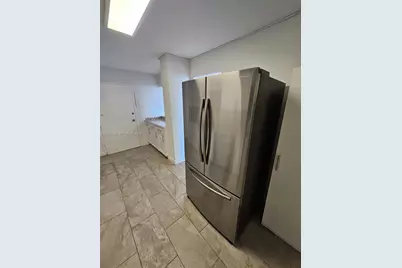 7135 Collins Ave #1011, Miami Beach, FL 33141 - Photo 4
