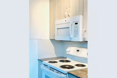 1560 NW 1st Ct #2, Miami, FL 33136 - Photo 18