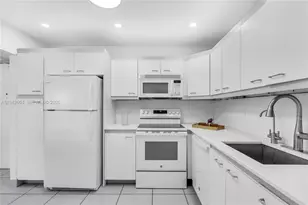 9273 Collins Ave, Surfside, FL 33154 - Photo 18