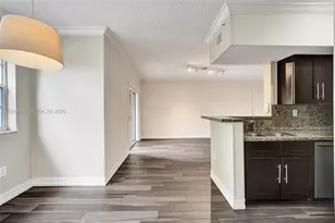 11600 SW 2nd St, Pembroke Pines, FL 33025 - Photo 8