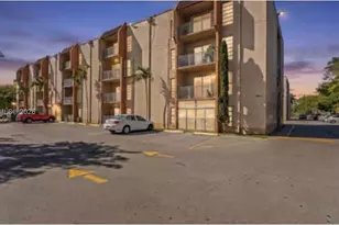 4841 NW 7th St, Miami, FL 33126 - Photo 1