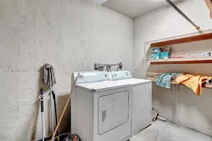 205 Dunwoody Ln, Hollywood, FL 33021 - Photo 52