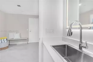 700 NE 24th St, Miami, FL 33137 - Photo 18