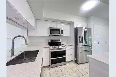 7852 NW 7th Ct, Plantation, FL 33324 - Photo 2