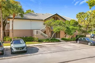 9877 Westview Dr, Coral Springs, FL 33076 - Photo 6