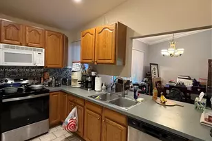 6190 Pine Tree Ln, Tamarac, FL 33319 - Photo 8