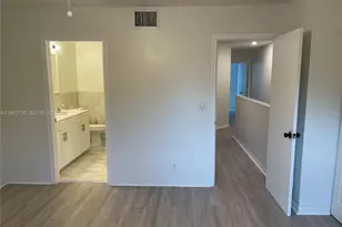 3675 San Simeon Cir, Weston, FL 33331 - Photo 10