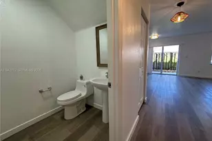 322 NE 3rd St, Hallandale Beach, FL 33009 - Photo 18