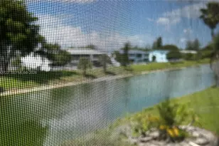 38 Northampton B, West Palm Beach, FL 33417 - Photo 2