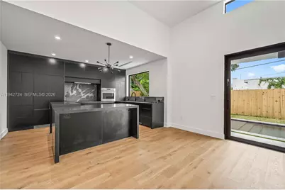 326 NW 40th St, Miami, FL 33127 - Photo 12