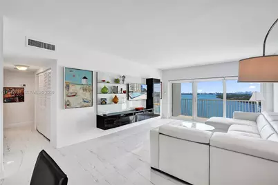 300 Bayview Dr #1110, Sunny Isles Beach, FL 33160 - Photo 4