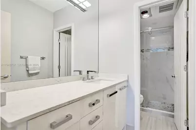 300 Bayview Dr #1110, Sunny Isles Beach, FL 33160 - Photo 12