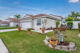 18916 NW 10th St, Pembroke Pines, FL 33029 - Photo 2