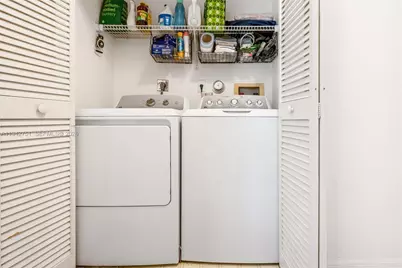 18916 NW 10th St, Pembroke Pines, FL 33029 - Photo 32