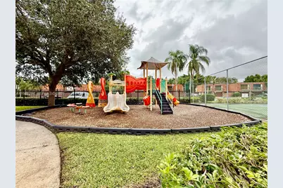 8453 N Coral Cir, North Lauderdale, FL 33068 - Photo 32