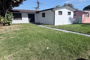 275 NE 173, North Miami Beach, FL 33162 - Photo 2