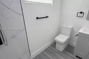 275 NE 173, North Miami Beach, FL 33162 - Photo 10
