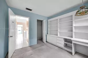 9907 NW 9th St Cir, Miami, FL 33172 - Photo 32