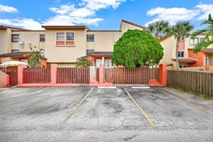 9907 NW 9th St Cir, Miami, FL 33172 - Photo 4