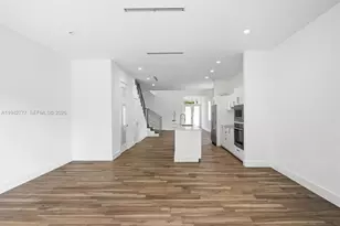 2852 SW 32nd Ct, Miami, FL 33133 - Photo 16