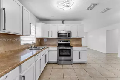 15805 SW 300th Ter, Homestead, FL 33033 - Photo 16