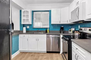 910 NE 49th St, Deerfield Beach, FL 33064 - Photo 8