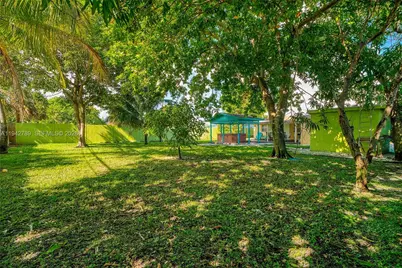 910 NE 49th St, Deerfield Beach, FL 33064 - Photo 30