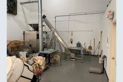 1827 SW 31st Ave, Pembroke Park, FL 33009 - Photo 1