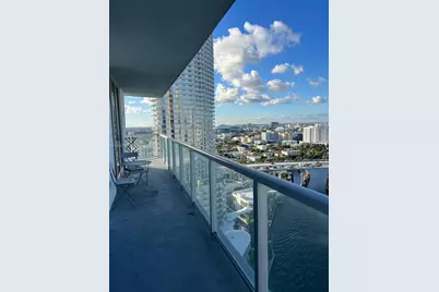 185 SW 7th St #2601, Miami, FL 33130 - Photo 6
