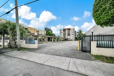 3640 NW 9th St #401, Miami, FL 33125 - Photo 28