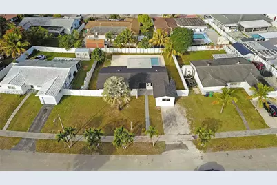 16232 SW 107th Ct, Miami, FL 33157 - Photo 2
