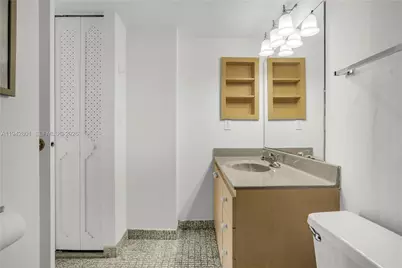 20500 W Country Club Dr #607, Aventura, FL 33180 - Photo 22