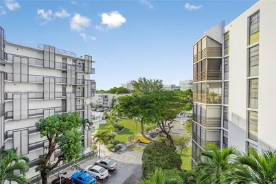 20500 W Country Club Dr #607, Aventura, FL 33180 - Photo 26