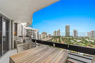 19101 NE 36th Ct, Aventura, FL 33180 - Photo 4