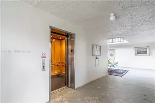 9340 Lagoon Pl, Davie, FL 33324 - Photo 58