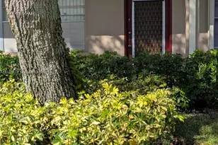 850 SW 133rd Terrace, Pembroke Pines, FL 33027 - Photo 2