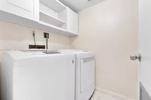 2200 S Cypress Bend Dr, Pompano Beach, FL 33069 - Photo 24