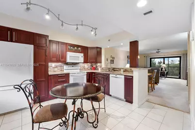 2200 S Cypress Bend Dr #406, Pompano Beach, FL 33069 - Photo 2