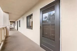 2200 S Cypress Bend Dr, Pompano Beach, FL 33069 - Photo 28